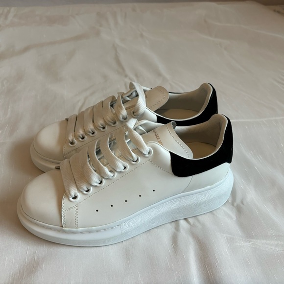 - Alexander mqueen women 7.5 sneakers shoe thick high sole.like new. No we… - Picture 7 of 9